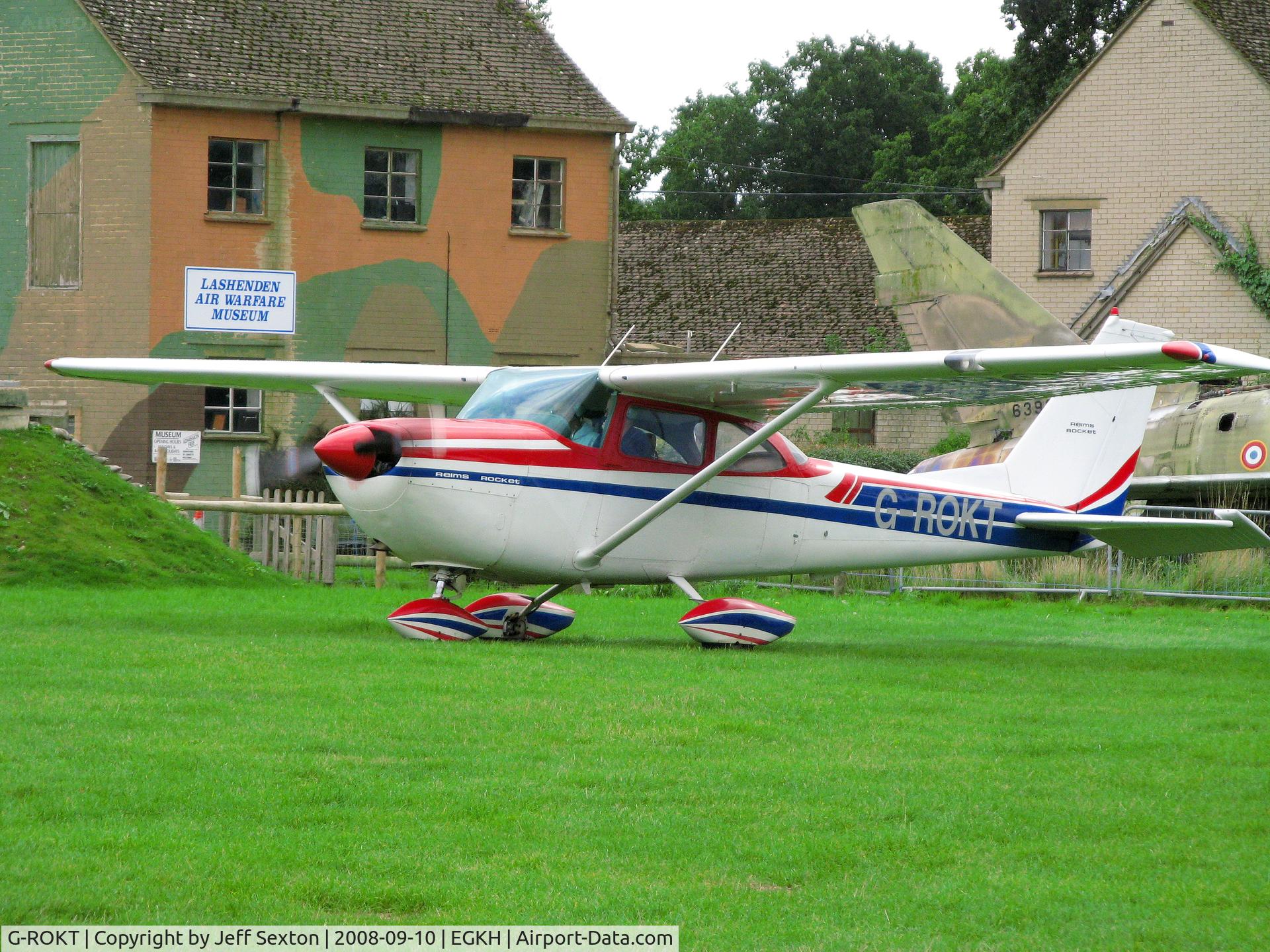 G-ROKT, 1968 Reims FR172E Reims Rocket C/N 0046, Taxiing at Lashenden/Headcorn UK