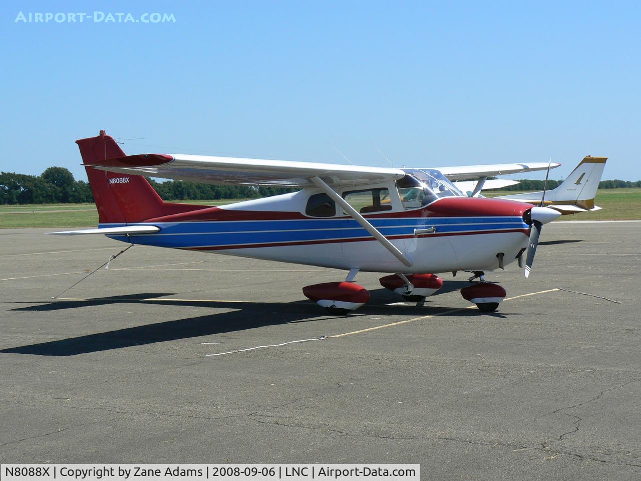 N8088X, 1961 Cessna 172B C/N 17248588, At Lancaster, TX