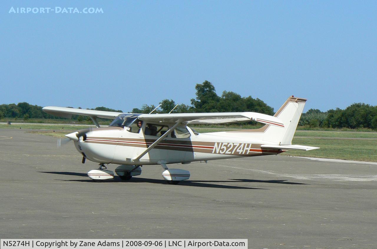 N5274H, 1975 Cessna 172M C/N 17265392, At Lancaster, TX