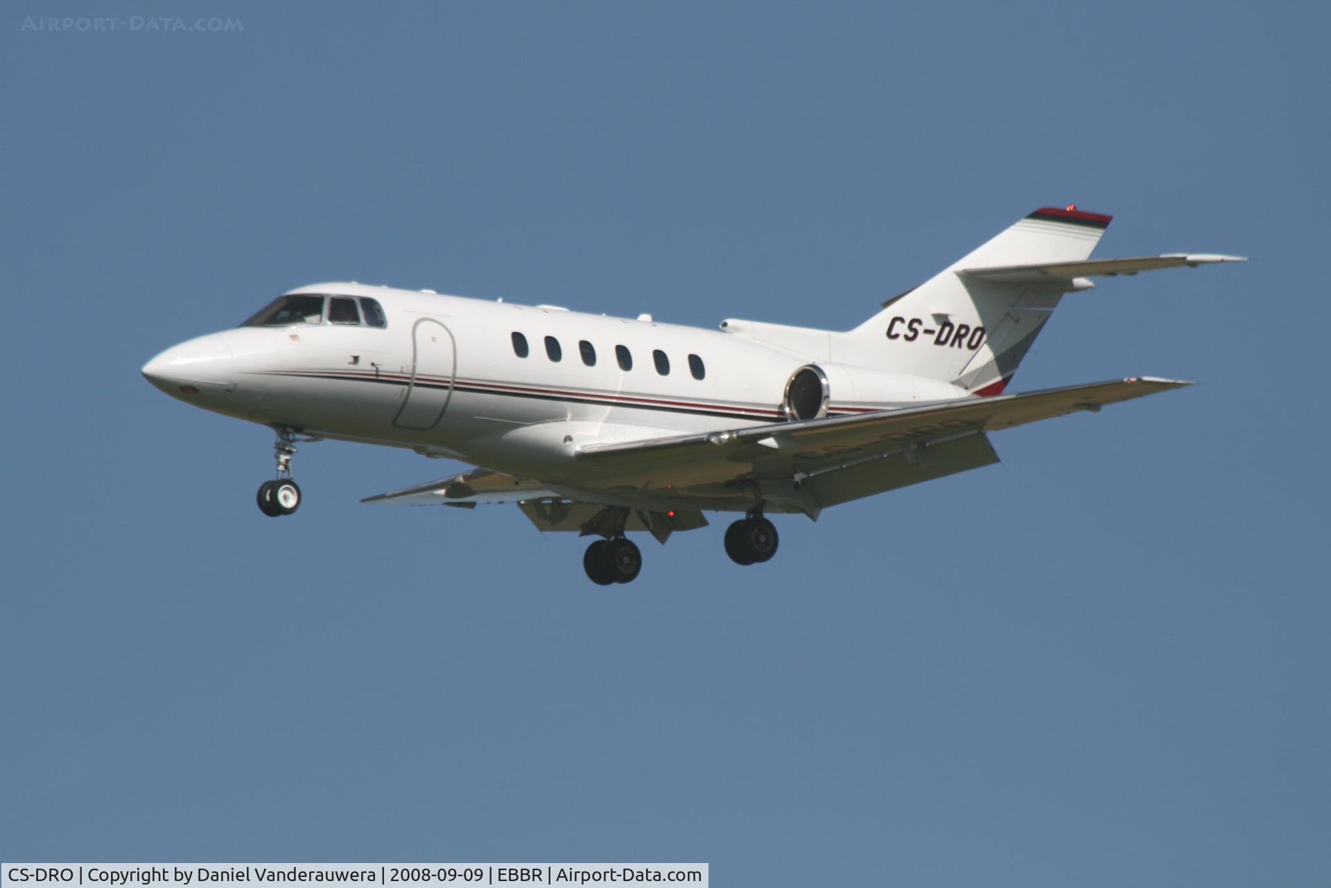 CS-DRO, 2006 Raytheon Hawker 800XP C/N 258775, Arriving to rwy 25L