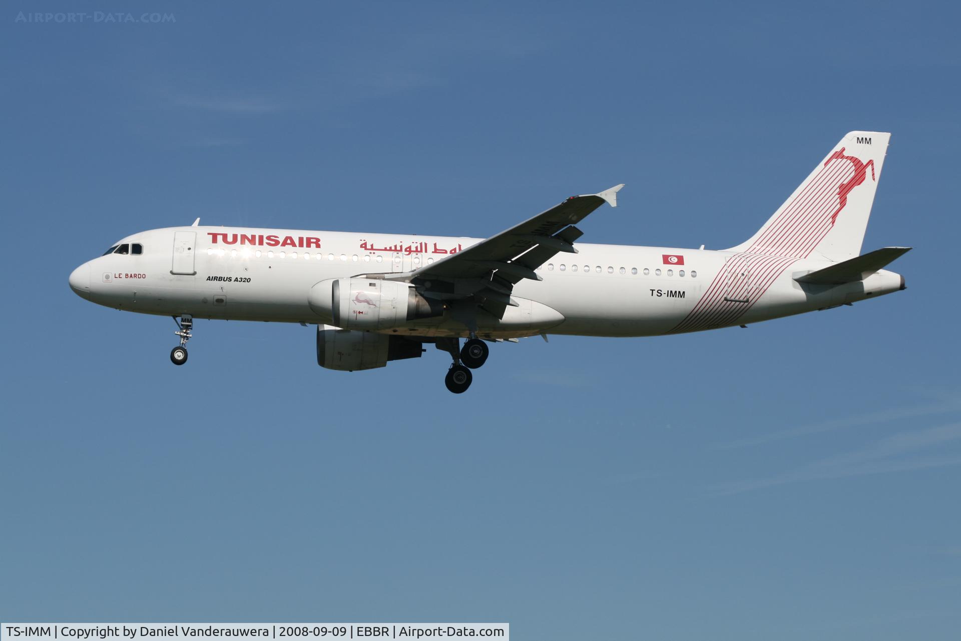 TS-IMM, 1999 Airbus A320-211 C/N 0975, flight TU788 is descending to rwy 25L