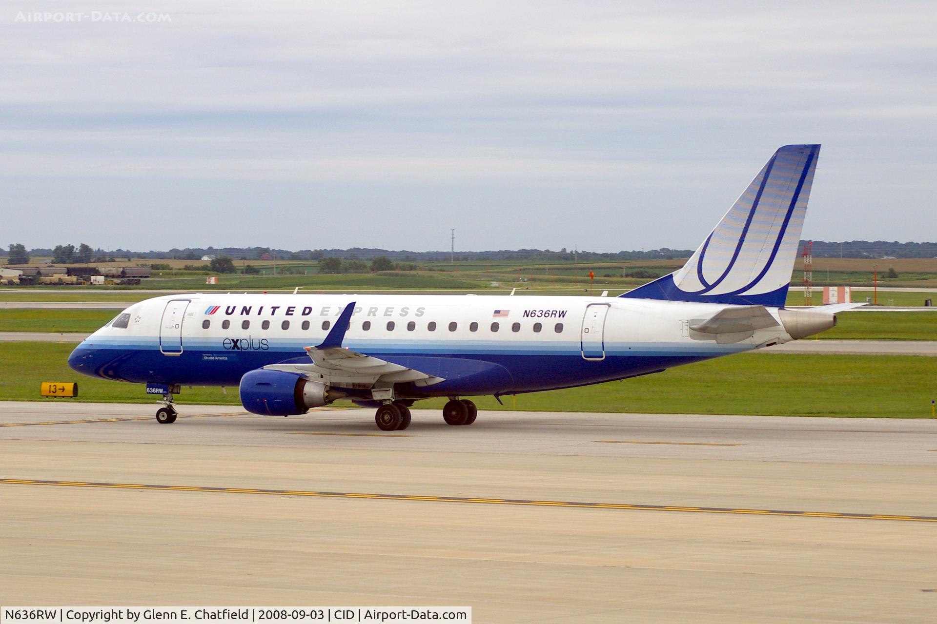 N636RW, 2004 Embraer 170SE (ERJ-170-100SE) C/N 17000052, Taxiing to the ramp after landing Runway 31
