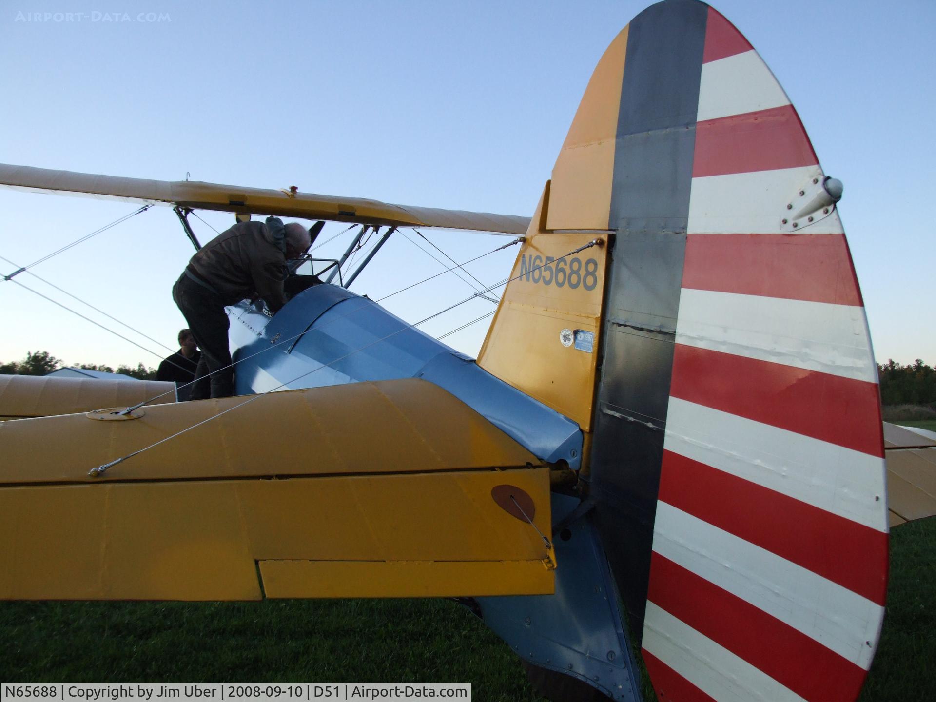 N65688, Boeing E75 C/N 75-8469, New Stearman in town