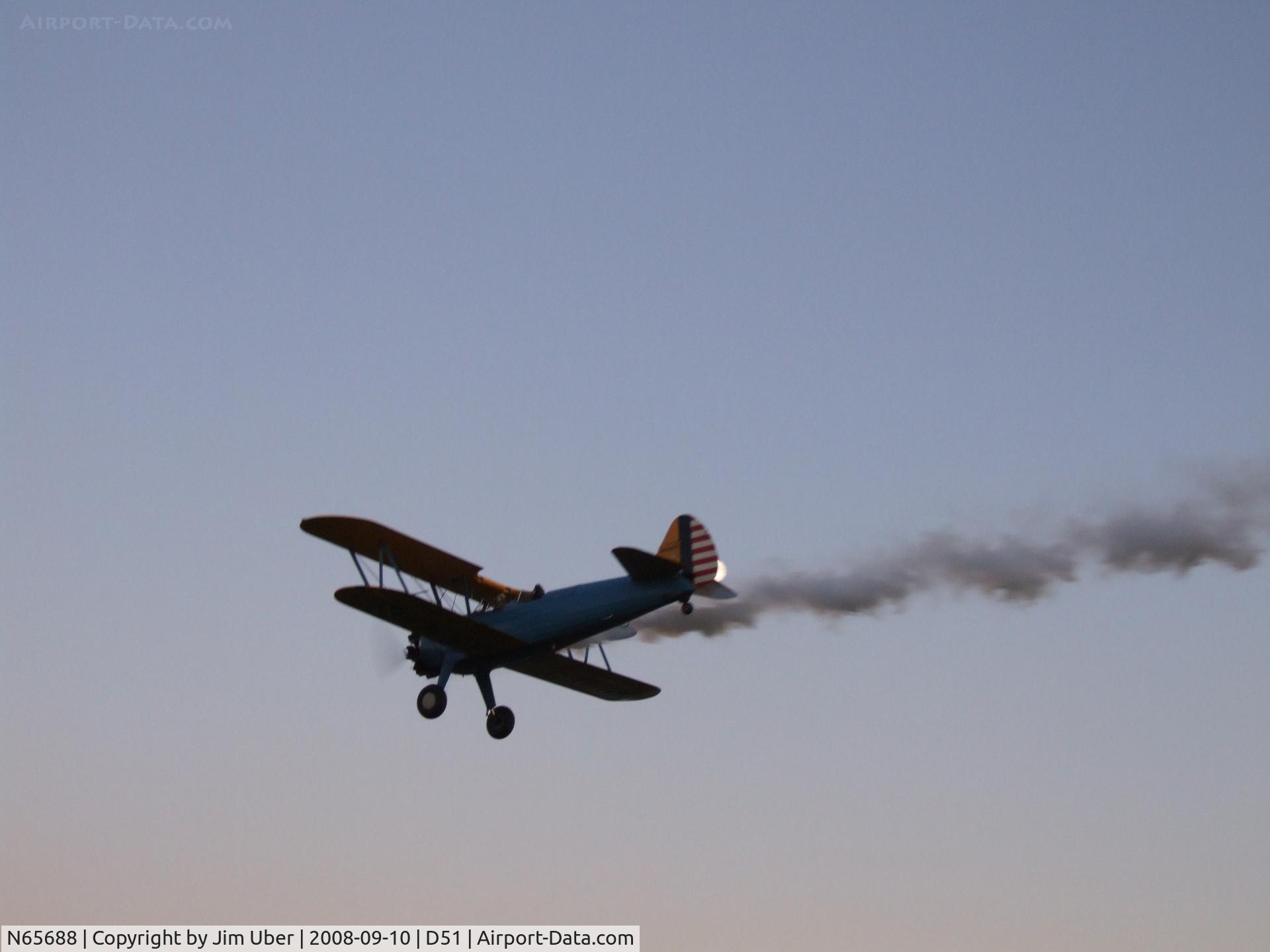 N65688, Boeing E75 C/N 75-8469, Obligatory smoke pass, using Scott's 