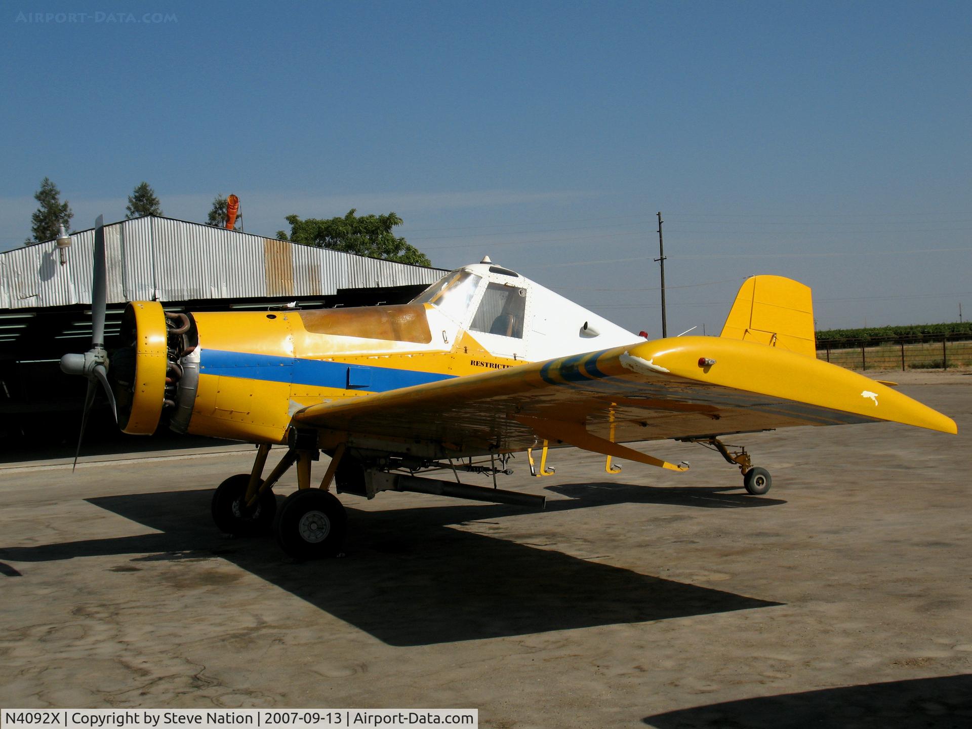 N4092X, 1974 Rockwell International S-2R Thrush Commander C/N 1923R, Earlimart Dusters 1974 Rockwell International S-2R rigged as duster @Earlimart, CA