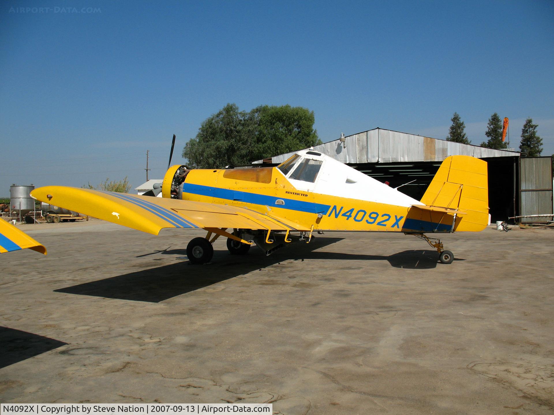 N4092X, 1974 Rockwell International S-2R Thrush Commander C/N 1923R, Earlimart Dusters 1974 Rockwell International S-2R rigged as duster @Earlimart, CA
