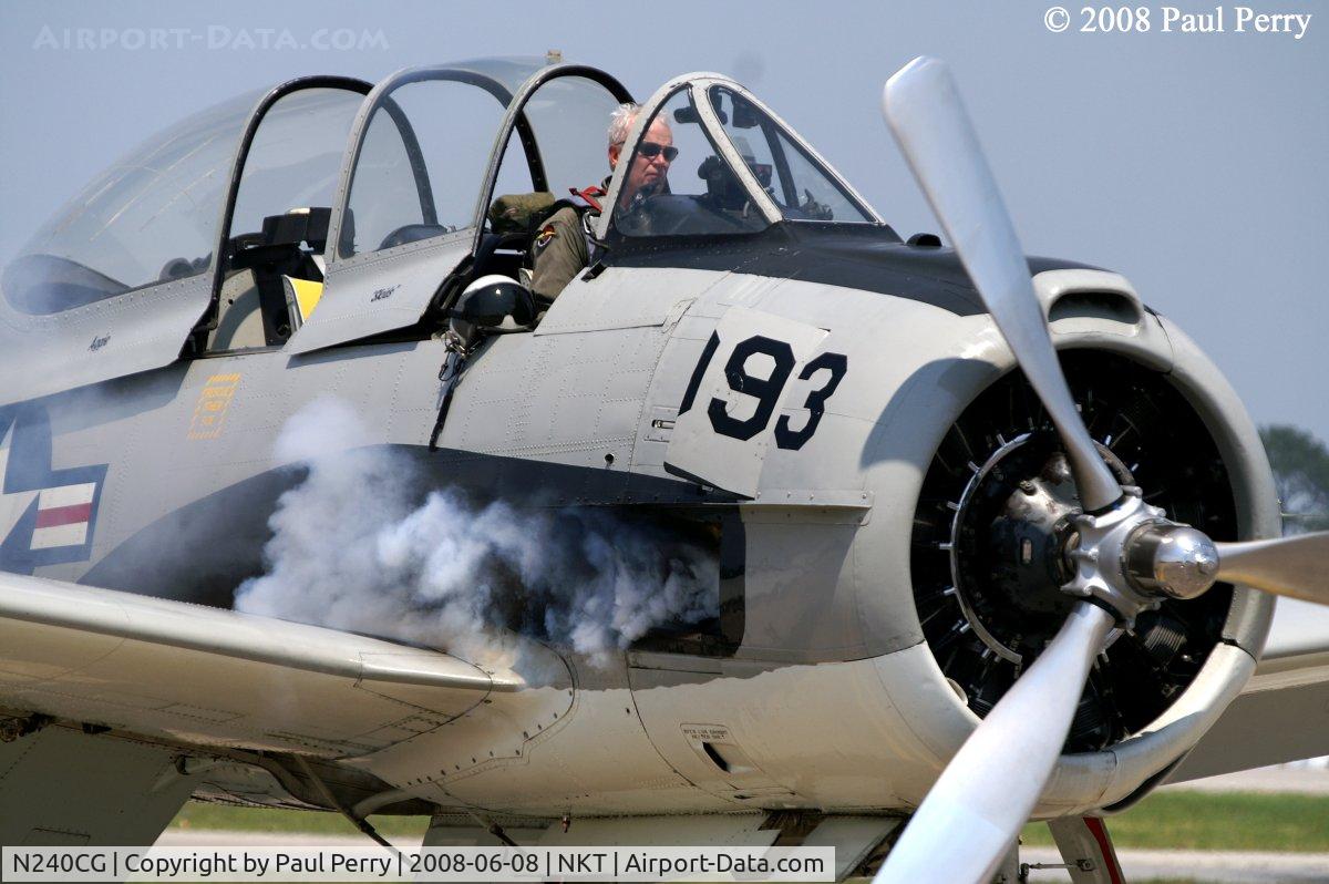N240CG, North American T-28C Trojan C/N 252-3 (146240), The Wright Radial coming to life