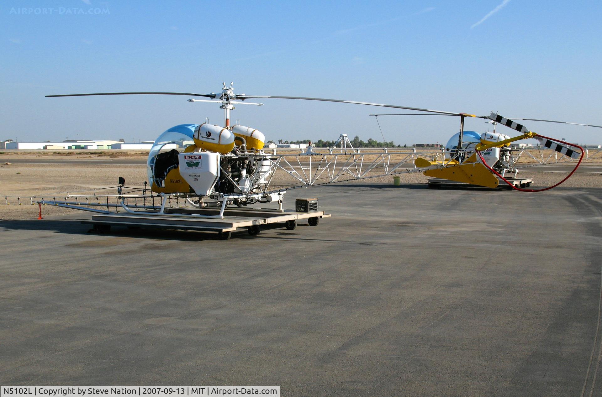 N5102L, 1967 Bell 47G-4A C/N 7560, Inland Cropdusters 1967 Bell 47G-4A sprayer @ Shafter, CA