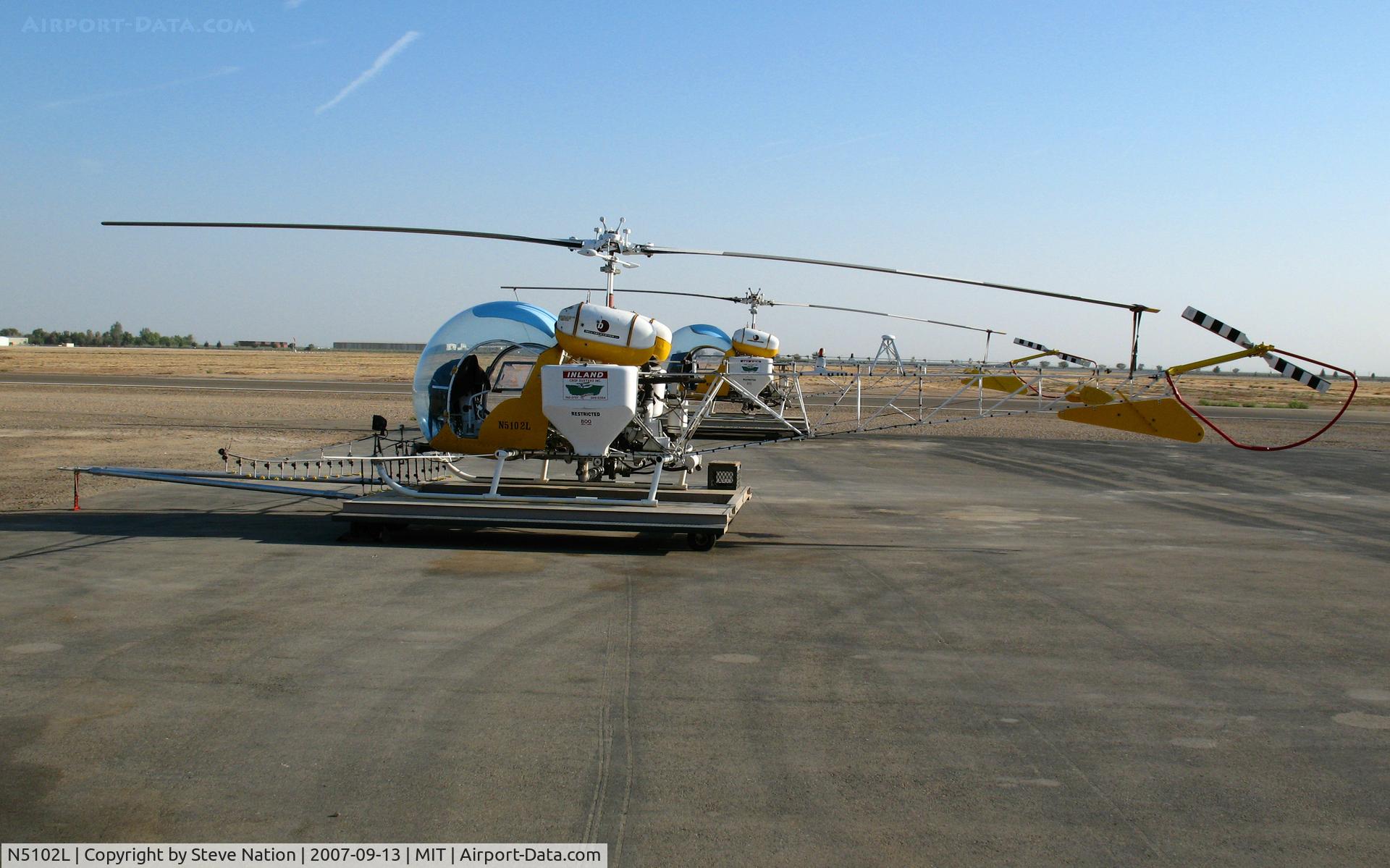 N5102L, 1967 Bell 47G-4A C/N 7560, Inland Crop Dusters 1967 Bell 47G-4A sprayer @ Shafter, CA