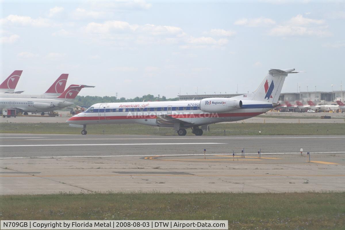 N709GB, 2000 Embraer ERJ-135LR (EMB-135LR) C/N 145211, American Eagle ERJ-135