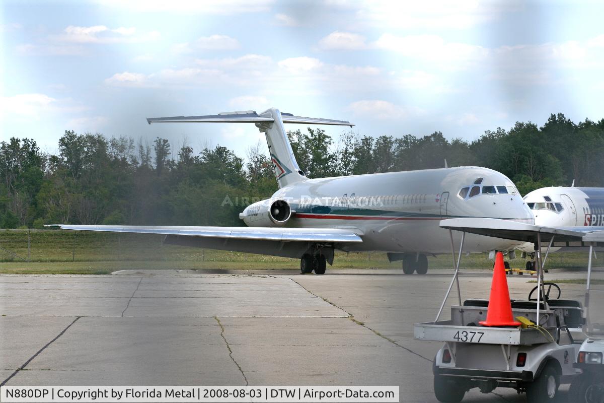 N880DP, 1974 McDonnell Douglas DC-9-32 C/N 47635, Detroit Pistons DC-9-32