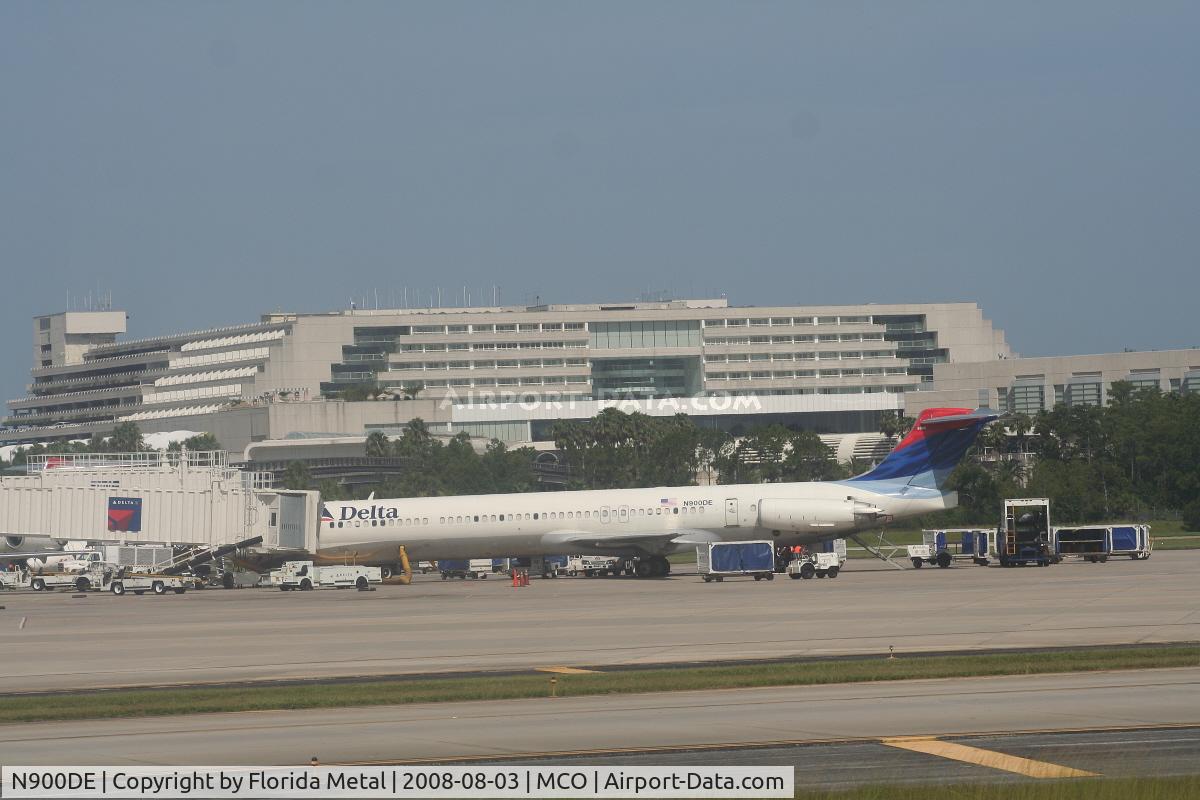N900DE, 1992 McDonnell Douglas MD-88 C/N 53372, Delta MD-88