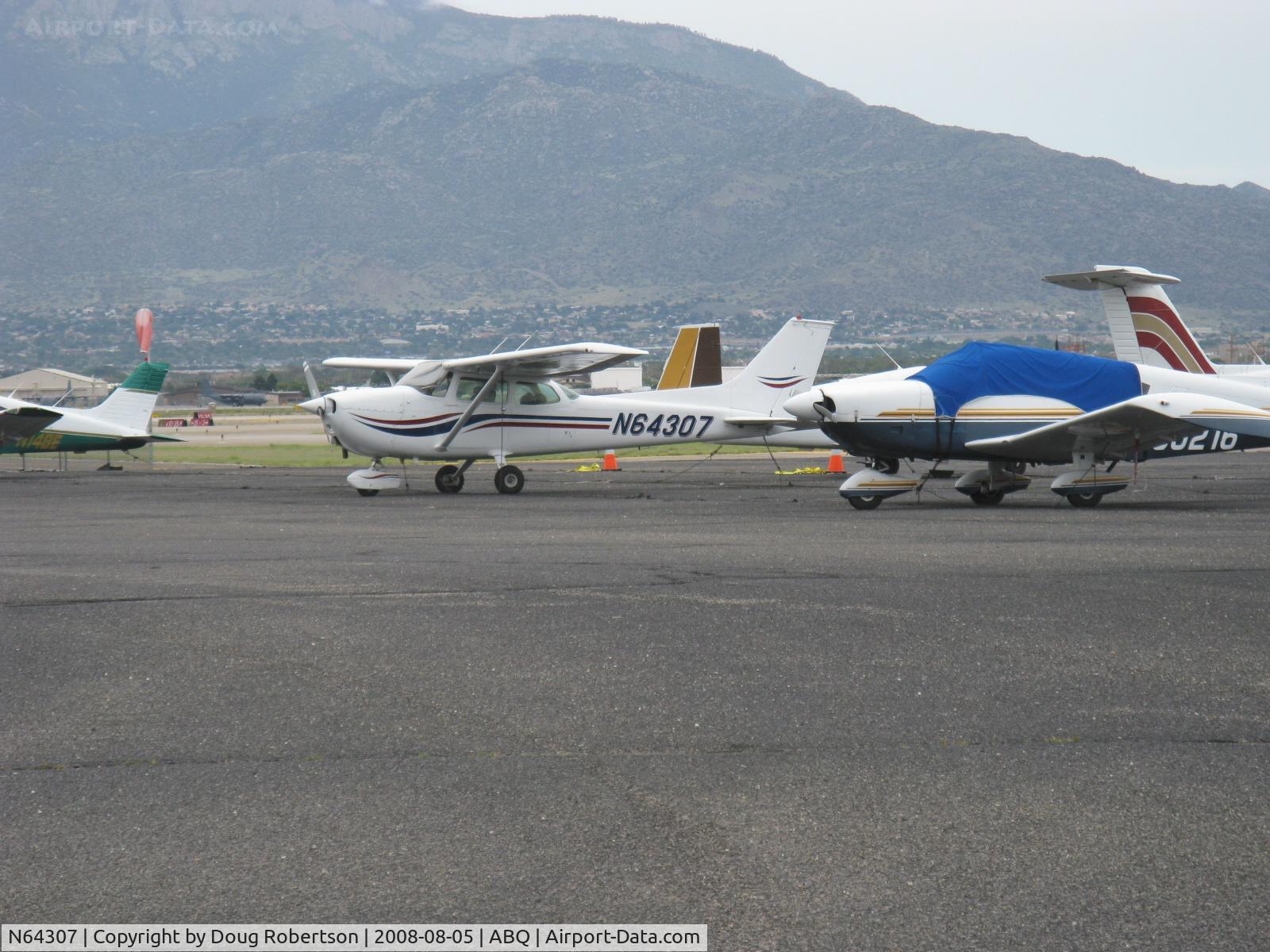 N64307, 1975 Cessna 172M C/N 17265157, 1975 Cessna 172M, Lycoming O-320-E2D 150 Hp