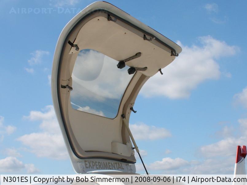 N301ES, 2006 Lancair ES-P C/N ESP-192, Numerous door latches on the pressurized version.