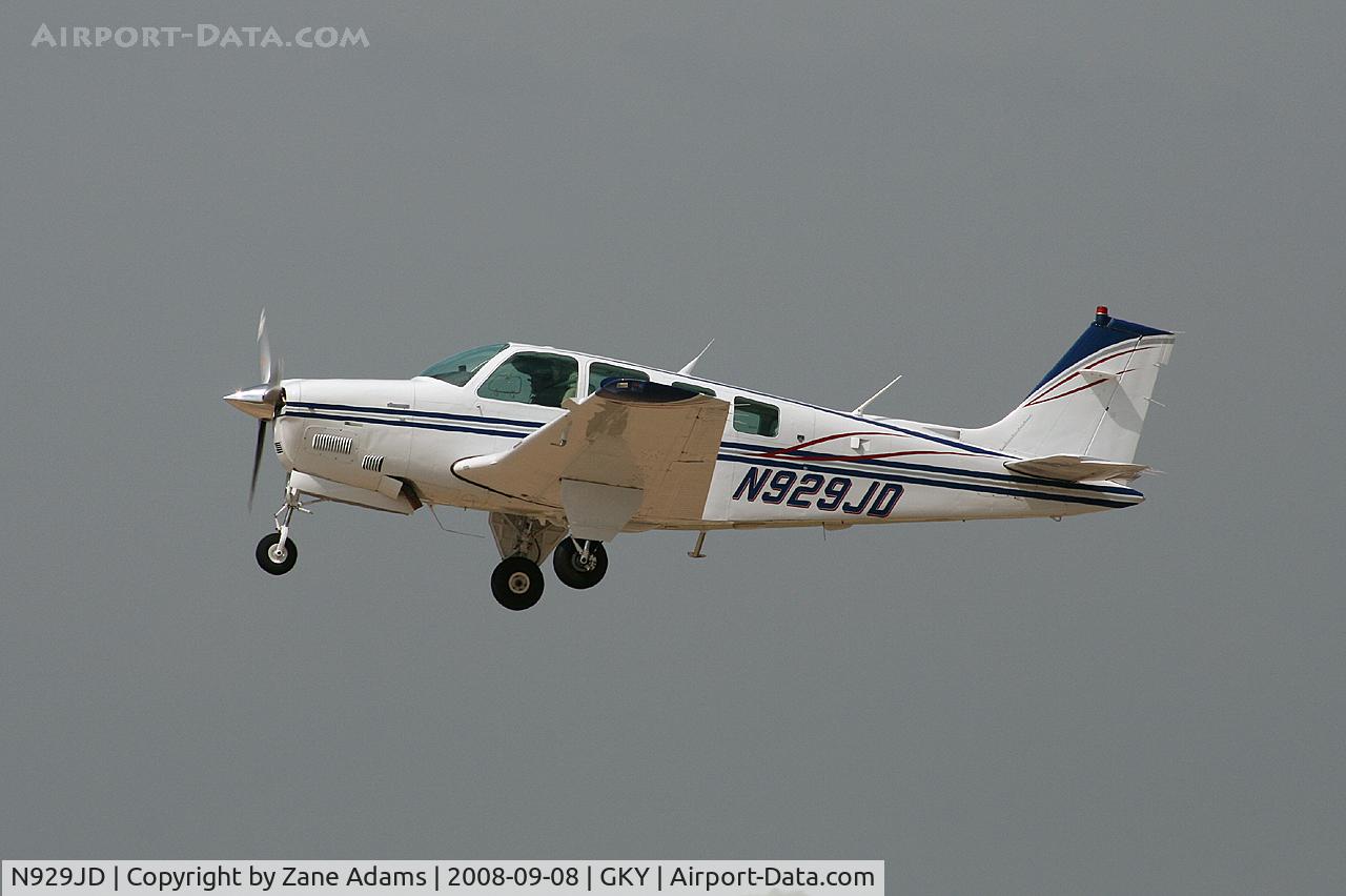 N929JD, 1987 Beech A36 Bonanza 36 C/N E-2387, At Arlington Municipal