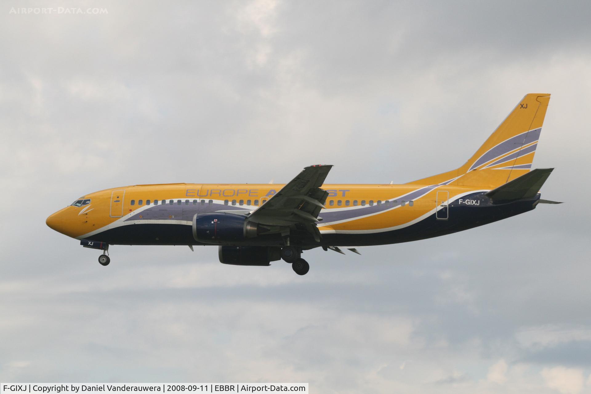 F-GIXJ, 1987 Boeing 737-3Y0 C/N 23685, arrival of flight FPO1781 to rwy 25L