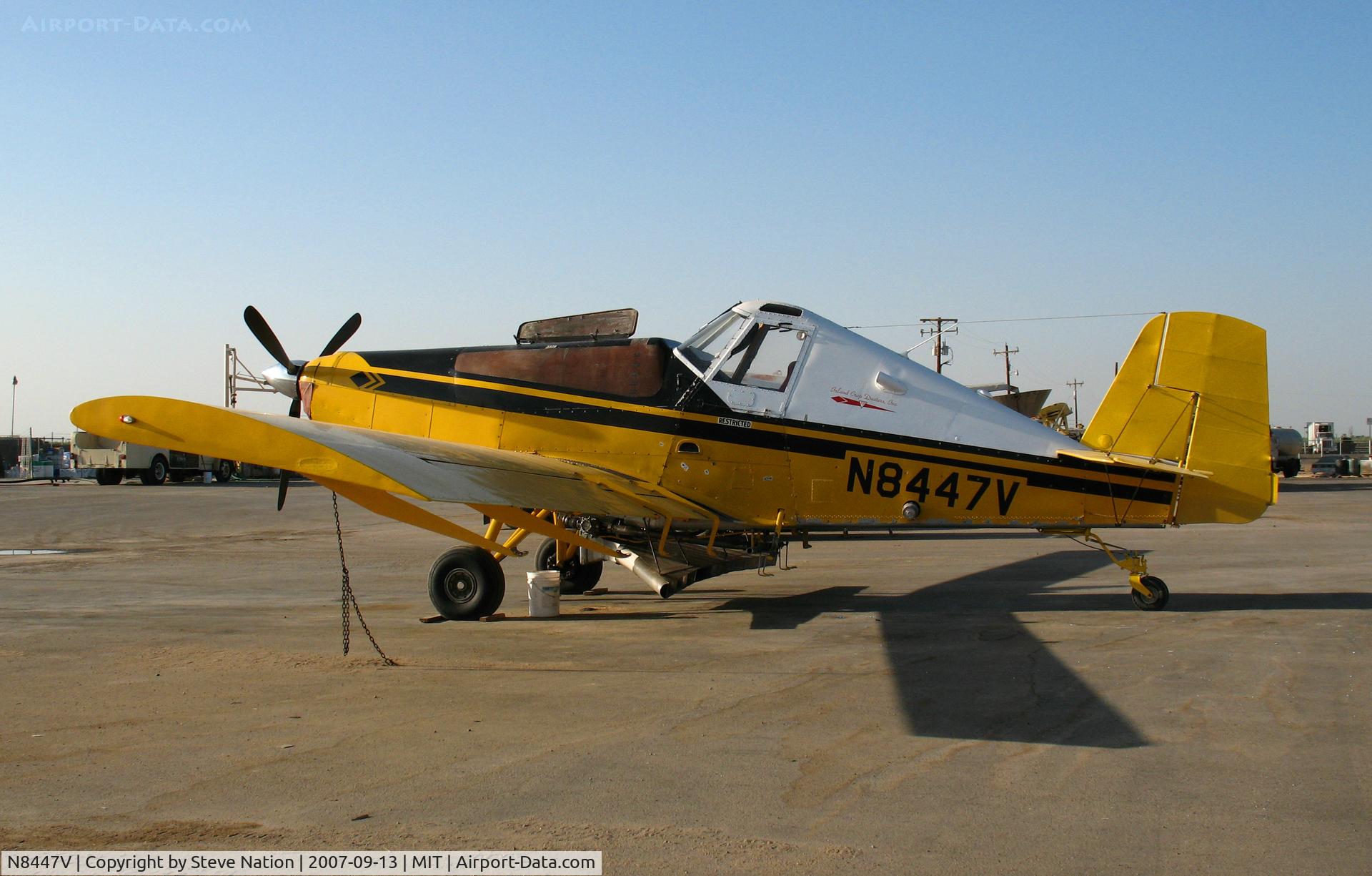 N8447V, 1976 Rockwell International S-2R Turbo Thrush Commander C/N 2207R, Inland Crop Dusters 1976 Rockwell International S-2R fitted as duster @ Shafter, CA
