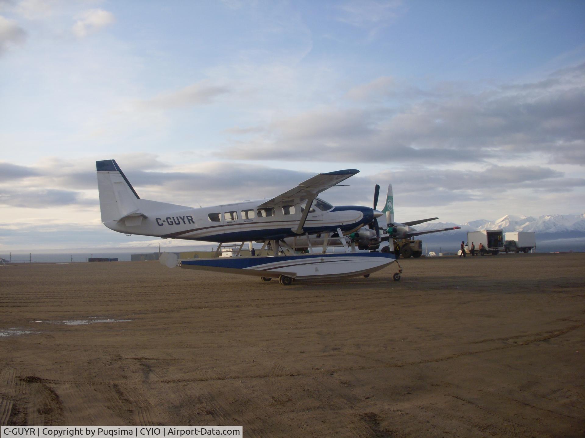 C-GUYR, 1985 Cessna 208 Caravan I C/N 20800031, Pond Inlet Nunavut, Amphibian set up.