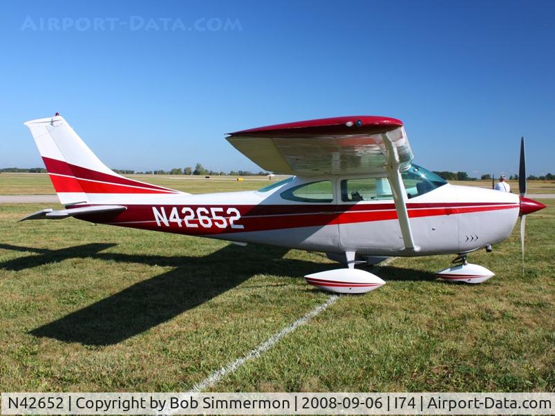 N42652, 1968 Cessna 182L Skylane C/N 18259124, MERFI Fly-in - Urbana, Ohio