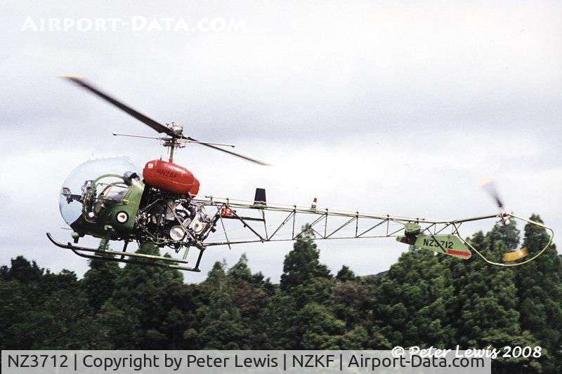 NZ3712, 1970 Bell 47G-3B2 Sioux C/N 6814, RNZAF - 2001