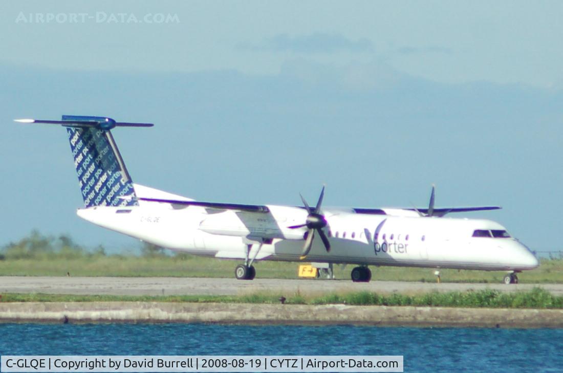 C-GLQE, 2006 De Havilland Canada DHC-8-402Q Dash 8 C/N 4140, Porter Airlines - Taxiing