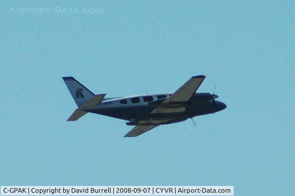 C-GPAK, 1980 Piper PA-31-350 Navajo Chieftain Chieftain C/N 31-8052070, Piper PA-31-350 - Taking Off
