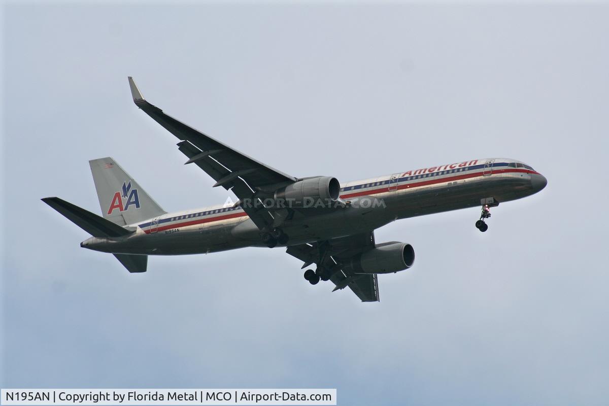 N195AN, 2001 Boeing 757-223 C/N 32389, American 757-200