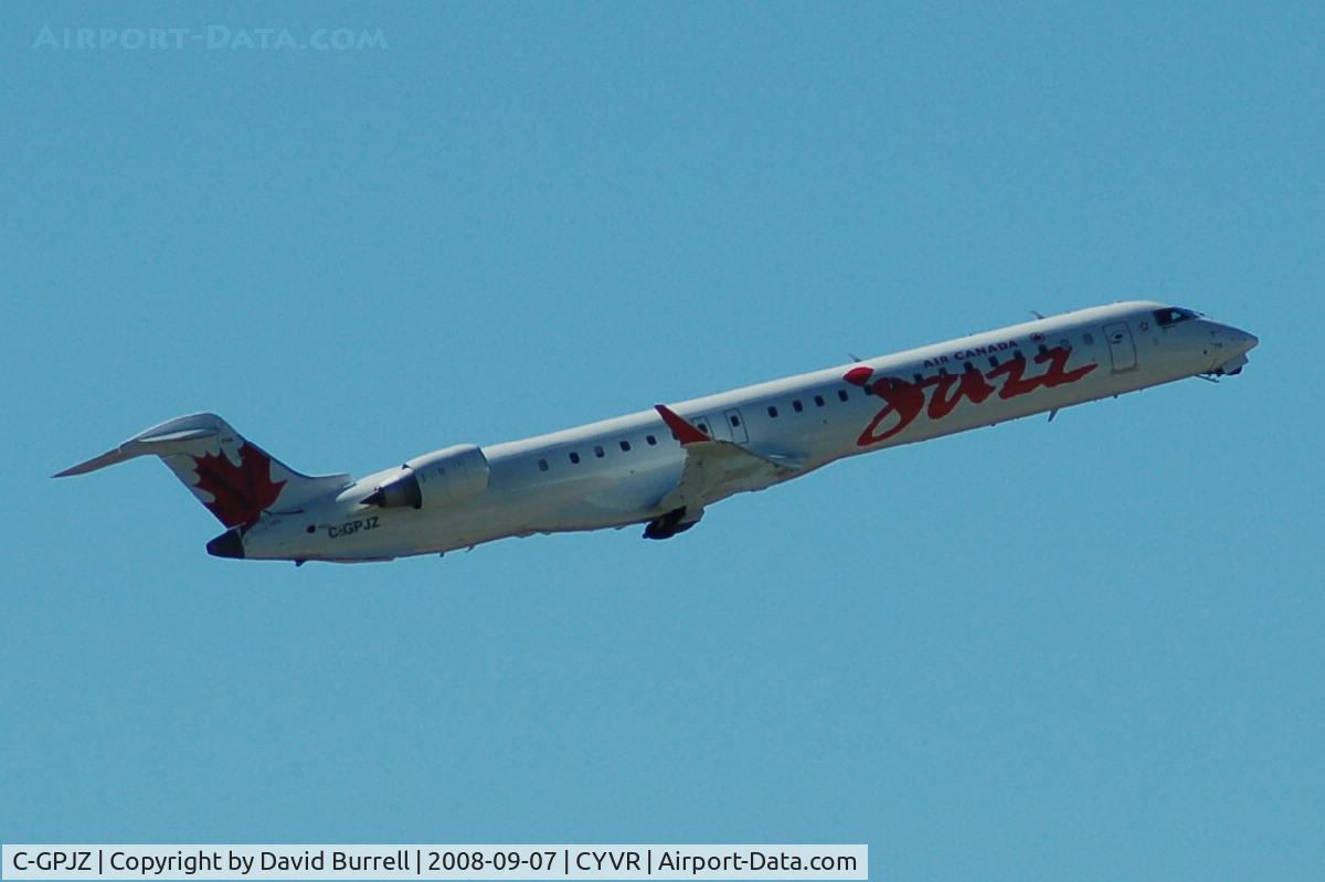 C-GPJZ, 2005 Canadair CRJ-705ER (CL-600-2D15) Regional Jet C/N 15055, Air Canada Jazz - Taking Off