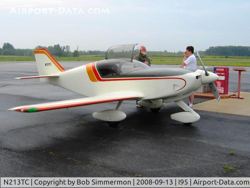 N213TC, 1983 Stoddard-Hamilton Glasair C/N 213, Don and the owner (right) doing some tech-talk on the ramp at Kenton, Ohio