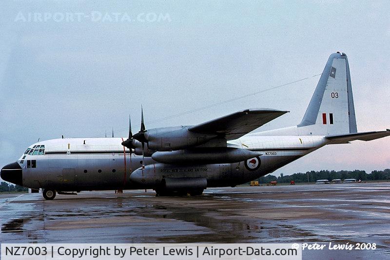NZ7003, 1965 Lockheed C-130H Hercules C/N 382-4054, RNZAF - 1975