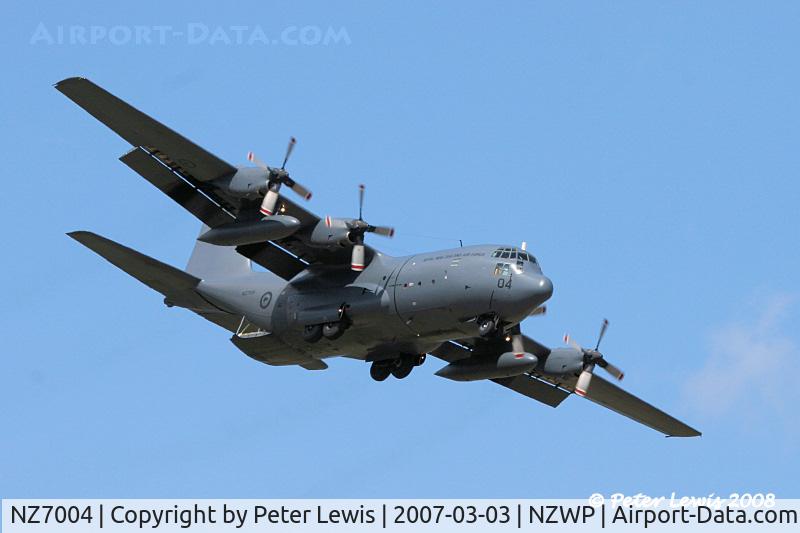 NZ7004, 1969 Lockheed C-130H Hercules C/N 382-4312, RNZAF