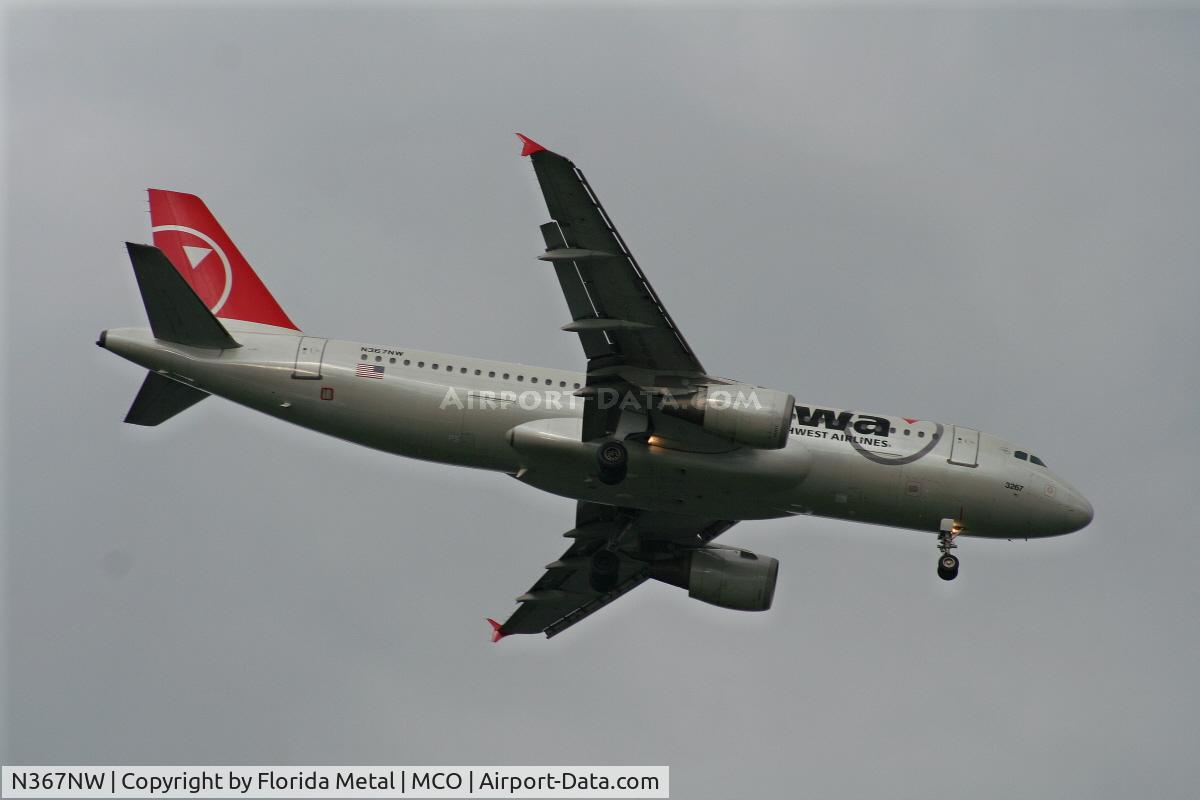 N367NW, 1999 Airbus A320-212 C/N 0988, Northwest A320