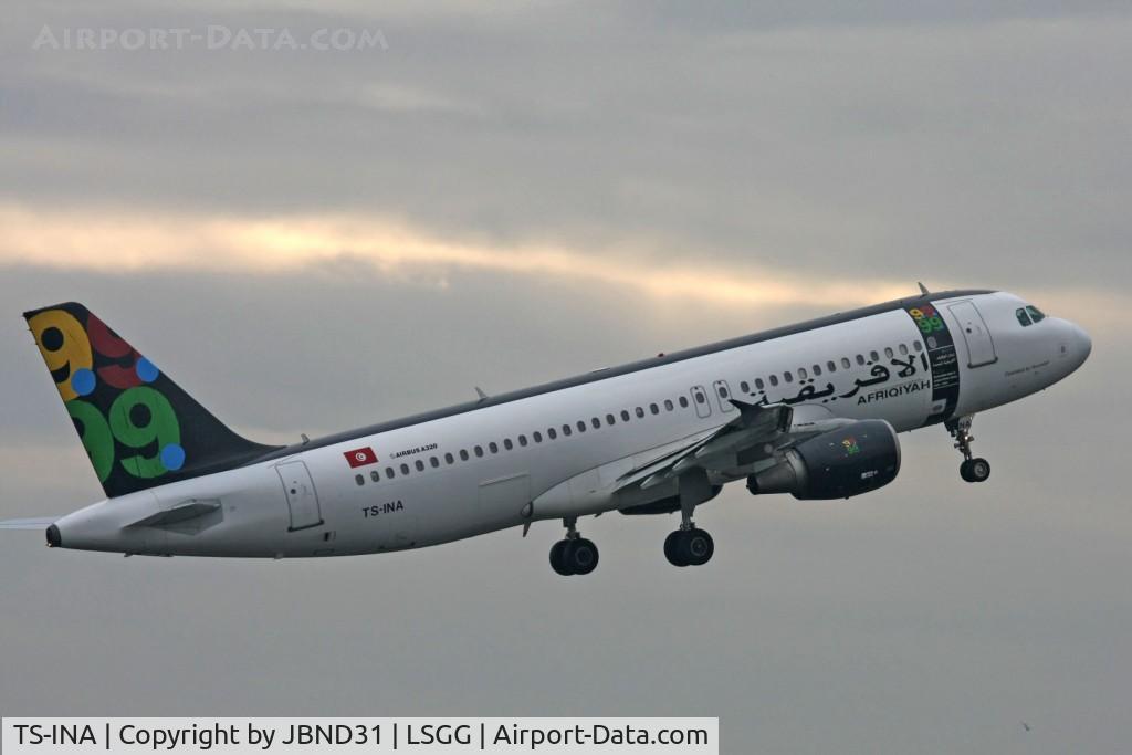 TS-INA, 1999 Airbus A320-214 C/N 1121, A320-214