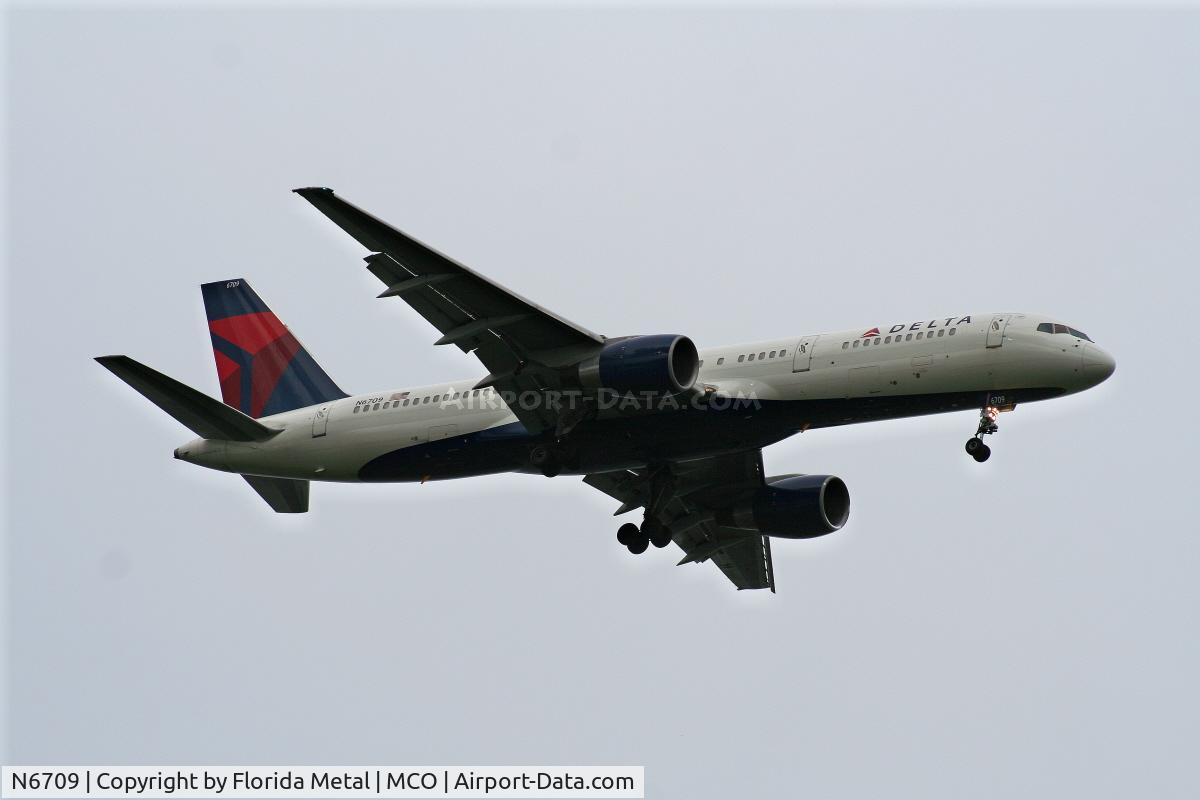 N6709, 2000 Boeing 757-232 C/N 30481, Delta 757-200