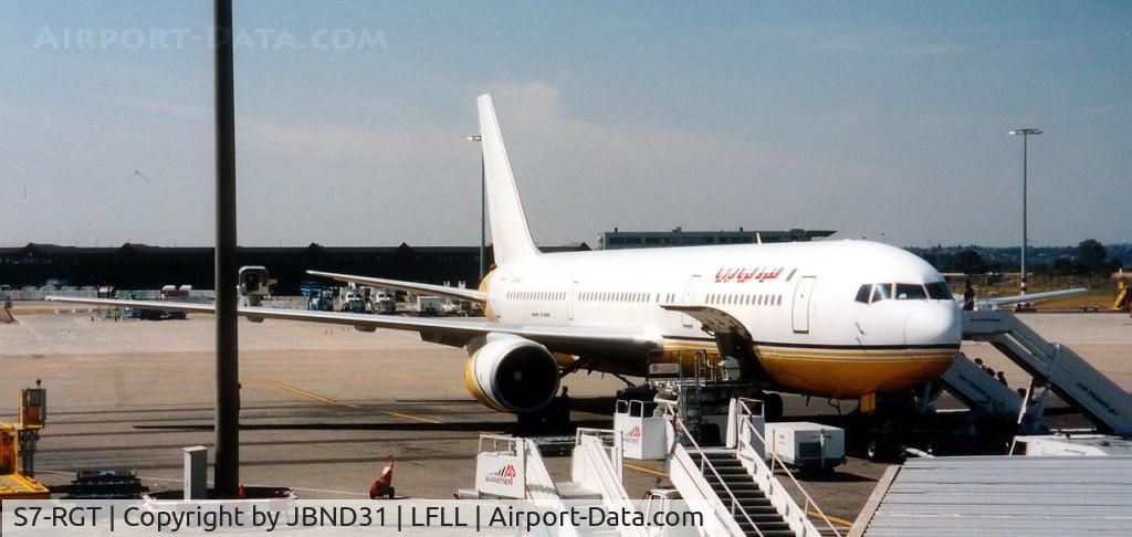 S7-RGT, 1995 Boeing 767-328/ER C/N 27428/586, B767-328(ER)