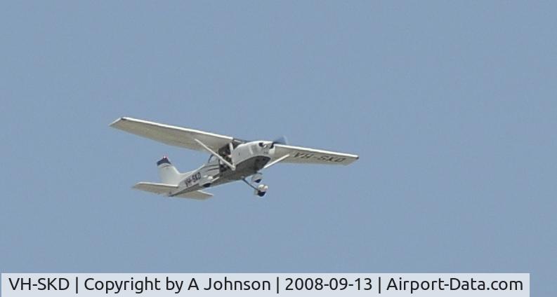 VH-SKD, 1976 Cessna 172N C/N 17268030, Seen over Exibition Grounds Brisbane