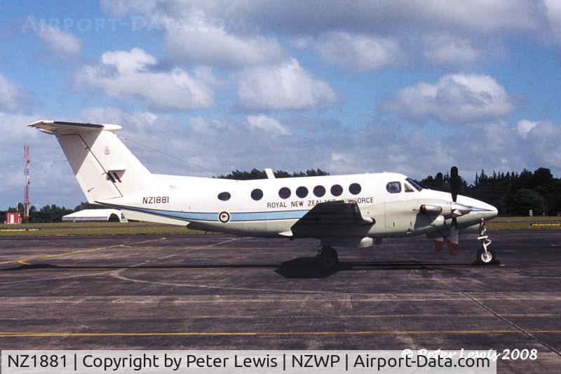 NZ1881, 1982 Beech B200 King Air C/N BB-1054, RNZAF - 2003