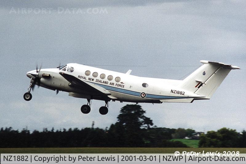 NZ1882, 1982 Beech B200 King Air C/N BB-1008, RNZAF