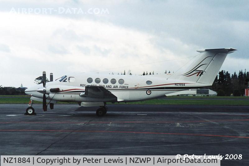 NZ1884, 1983 Beech B200 King Air C/N BB-1178, RNZAF - 2002