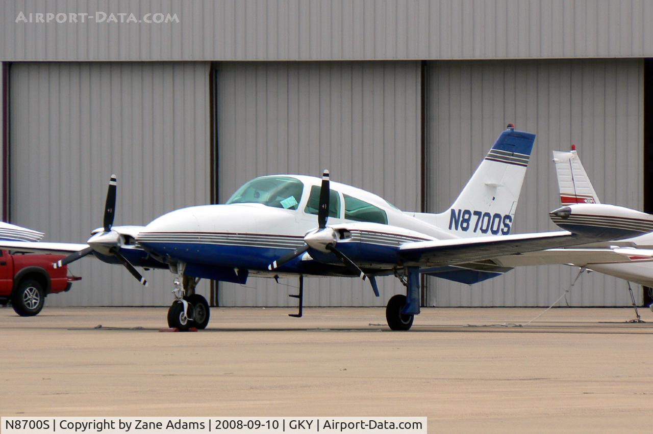 N8700S, 1975 Cessna 310R C/N 310R0555, At Arlington Municipal