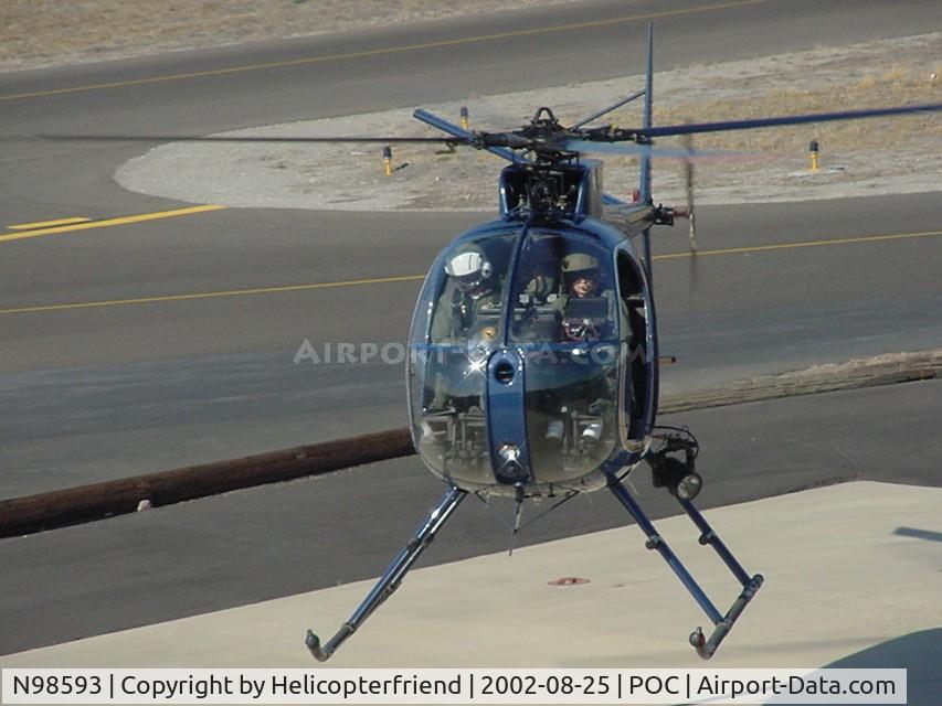 N98593, 1967 Hughes OH-6A Cayuse C/N 0978, Looking at me on roof of heliport