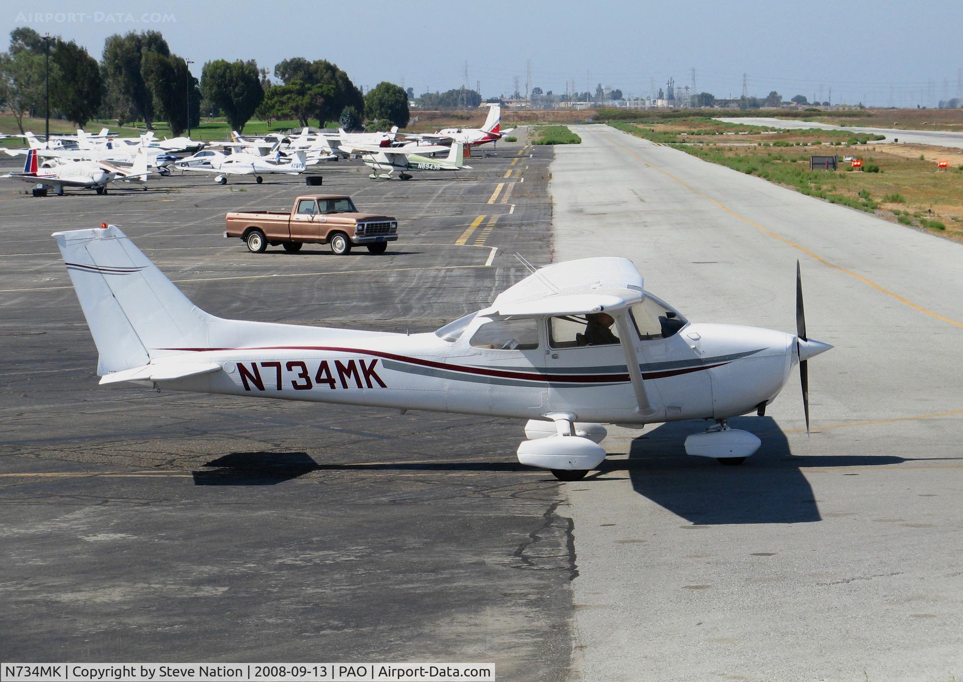 N734MK, 1977 Cessna 172N C/N 17268959, 1977 Cessna 172N taxying @ Palo Alto, CA