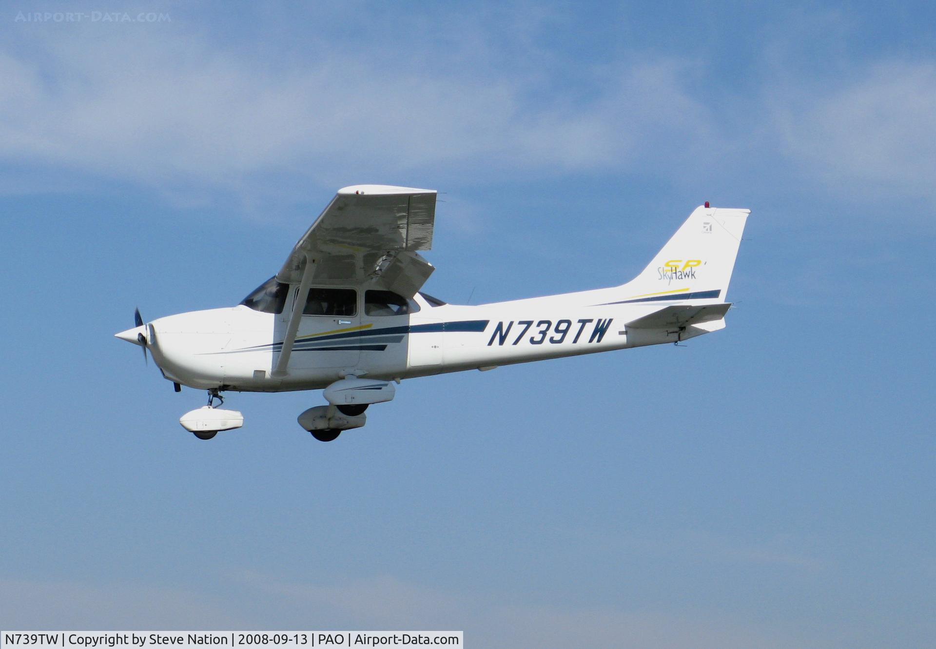 N739TW, 2002 Cessna 172S C/N 172S9073, 2002 Cessna 172S landing @ Palo Alto, CA