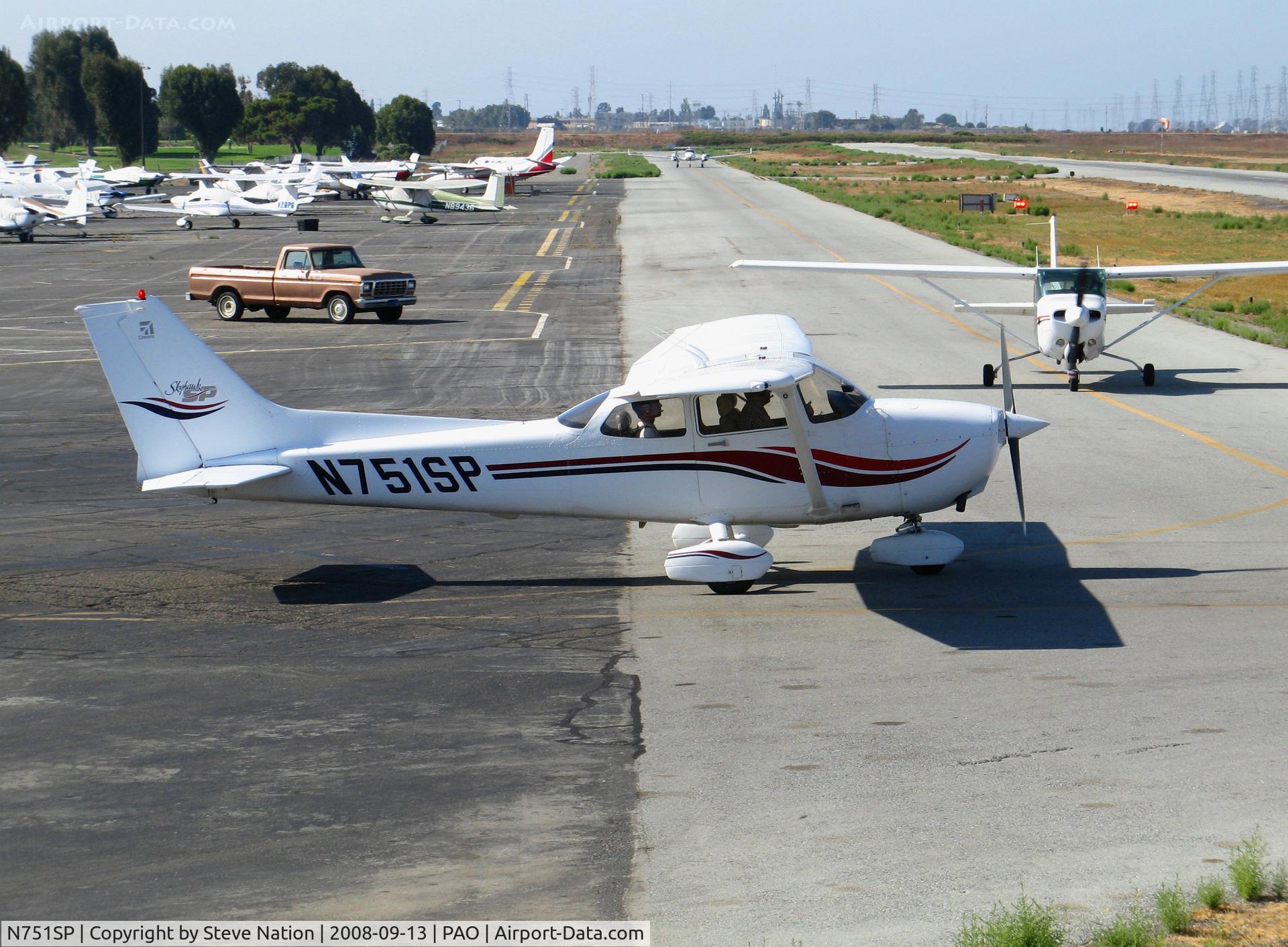 N751SP, 2000 Cessna 172S C/N 172S8684, 2000 Cessna 172S taxying @ Palo Alto, CA