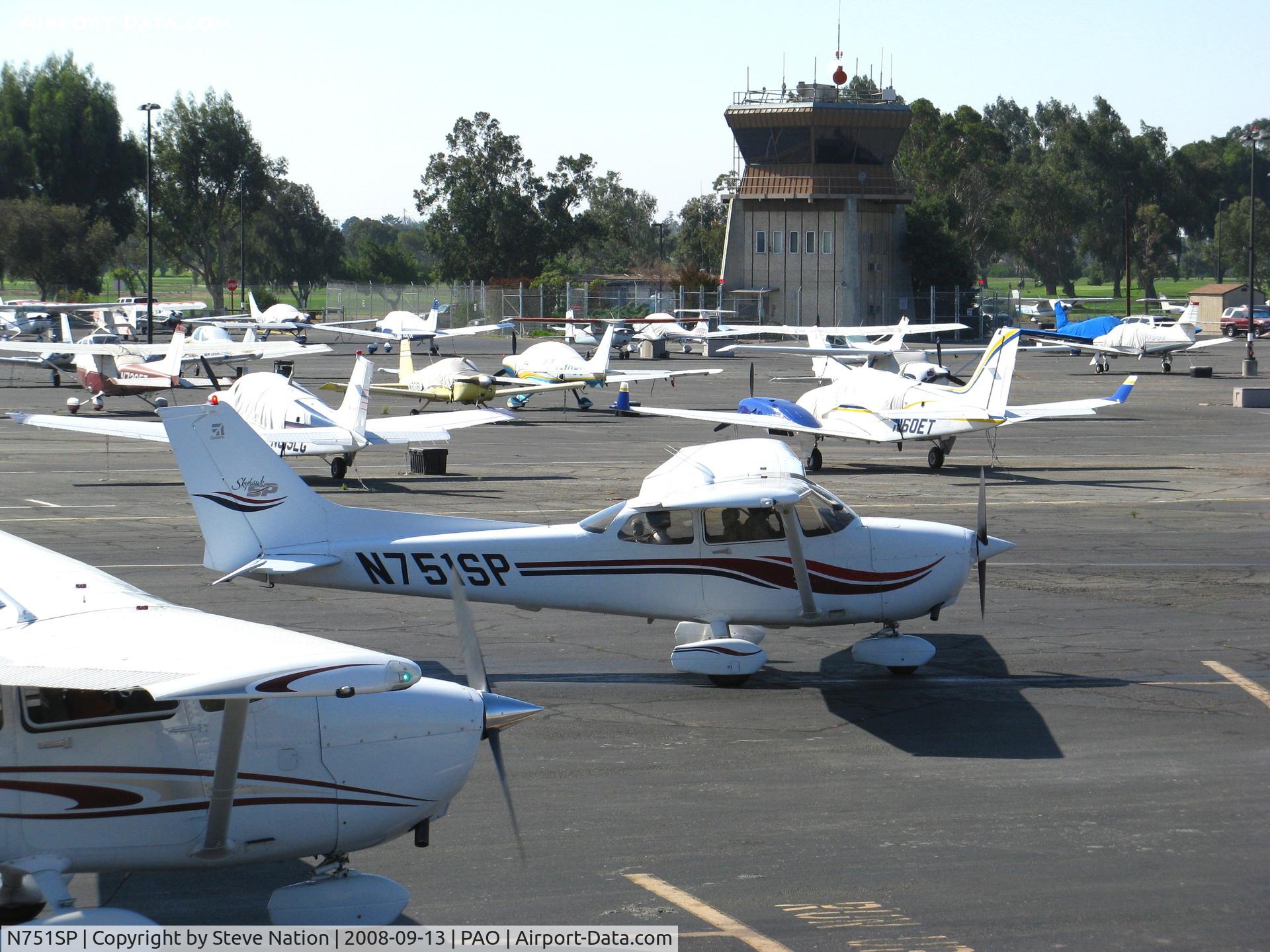 N751SP, 2000 Cessna 172S C/N 172S8684, 2000 Cessna 172S running-up engine @ Palo Alto, CA