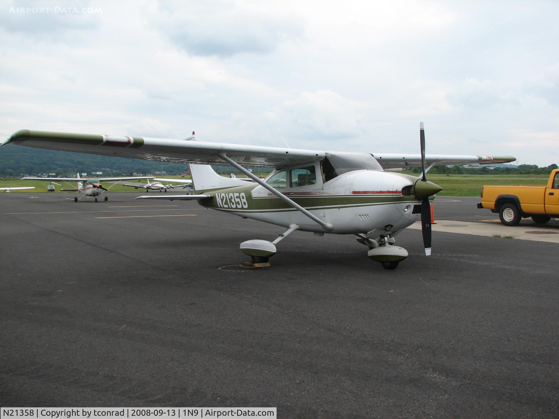 N21358, 1972 Cessna 182P Skylane C/N 18261585, at Queen City
