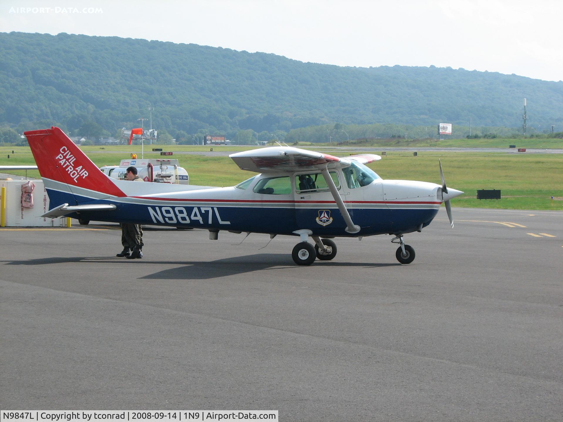 N9847L, 1986 Cessna 172P C/N 17276635, at Queen City