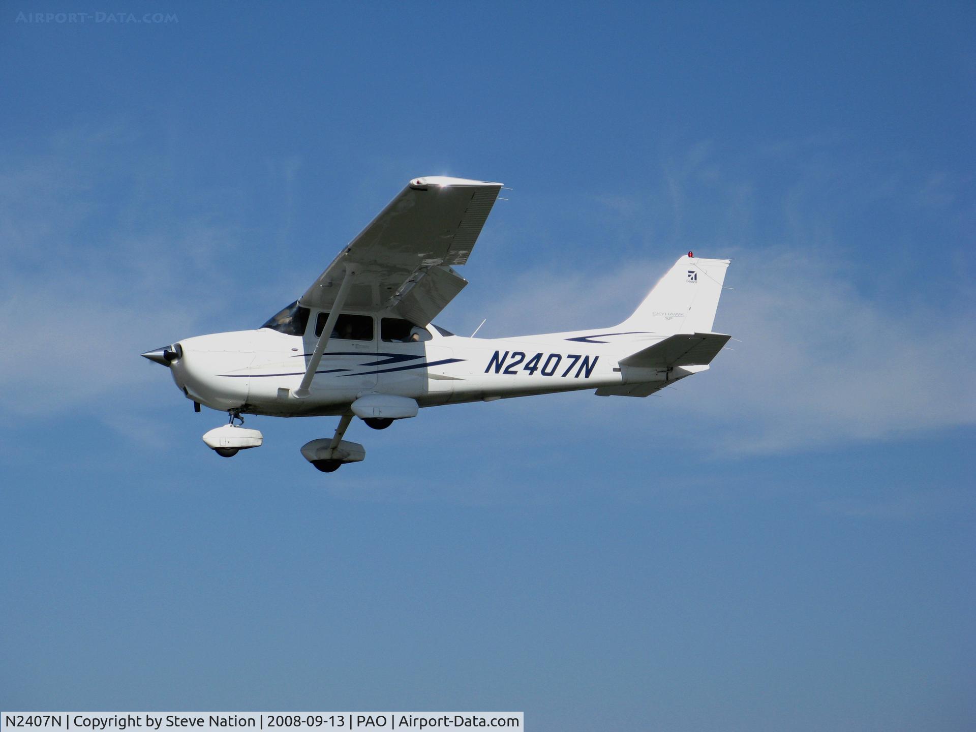 N2407N, 2007 Cessna 172S C/N 172S10550, 2007 Cessna 172S landing @ Palo Alto, CA