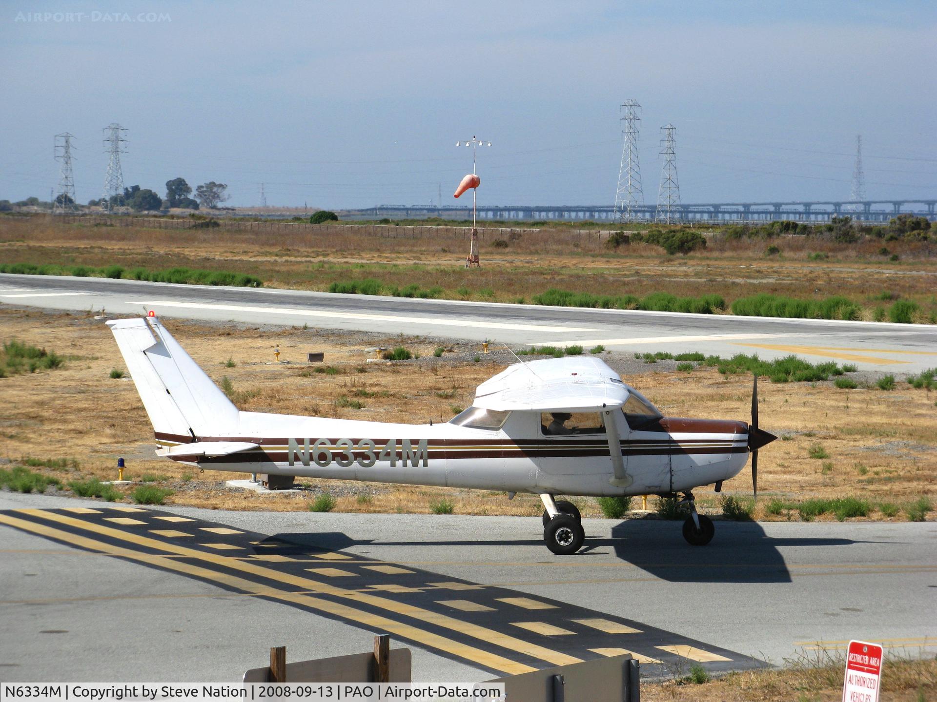 N6334M, 1980 Cessna 152 C/N 15284678, 1980 Cessna 152 taxying @ Palo Alto, CA