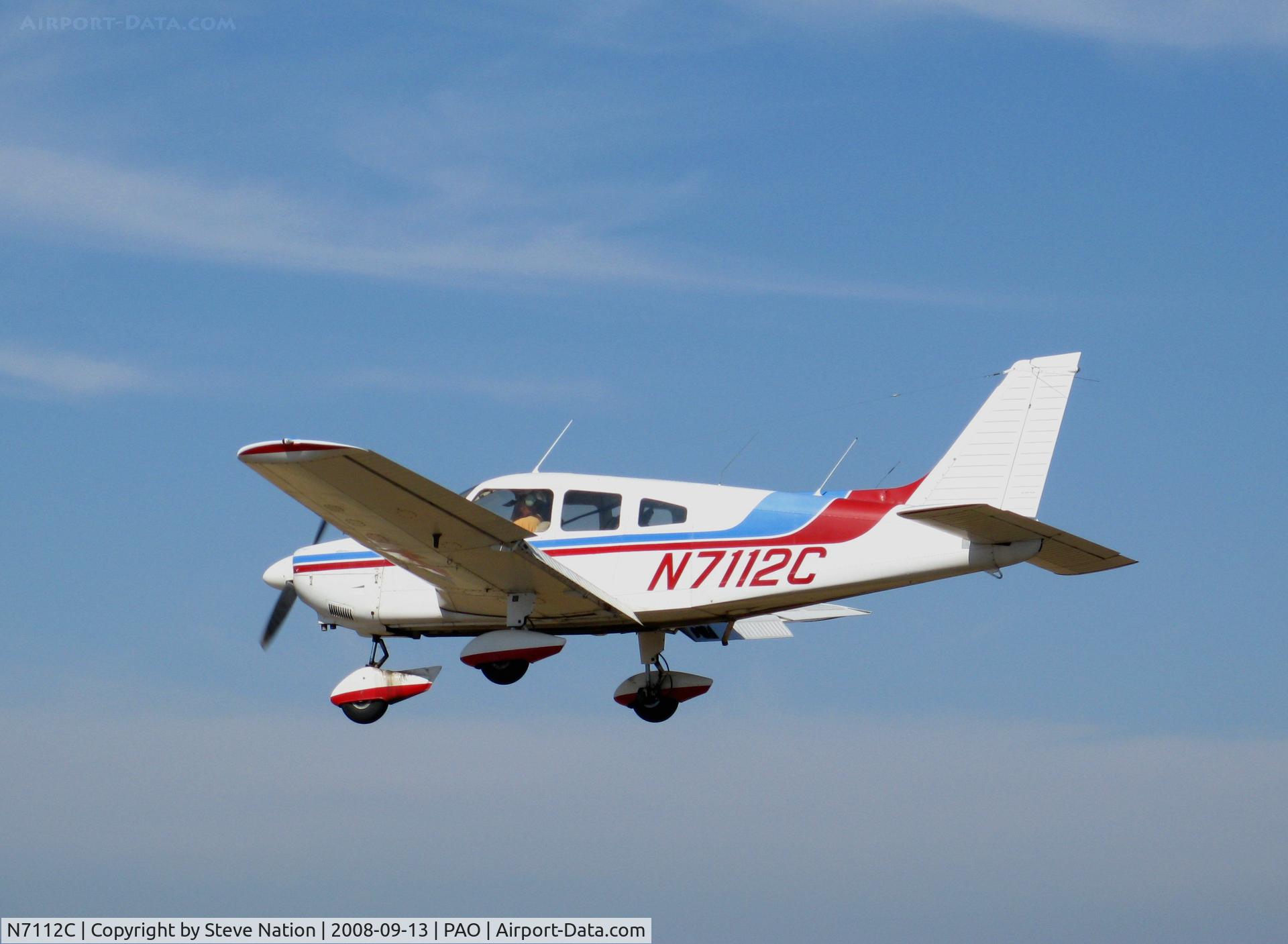 N7112C, 1975 Piper PA-28-181 C/N 28-7690056, 1975 Piper PA-28-181 landing@ Palo Alto, CA